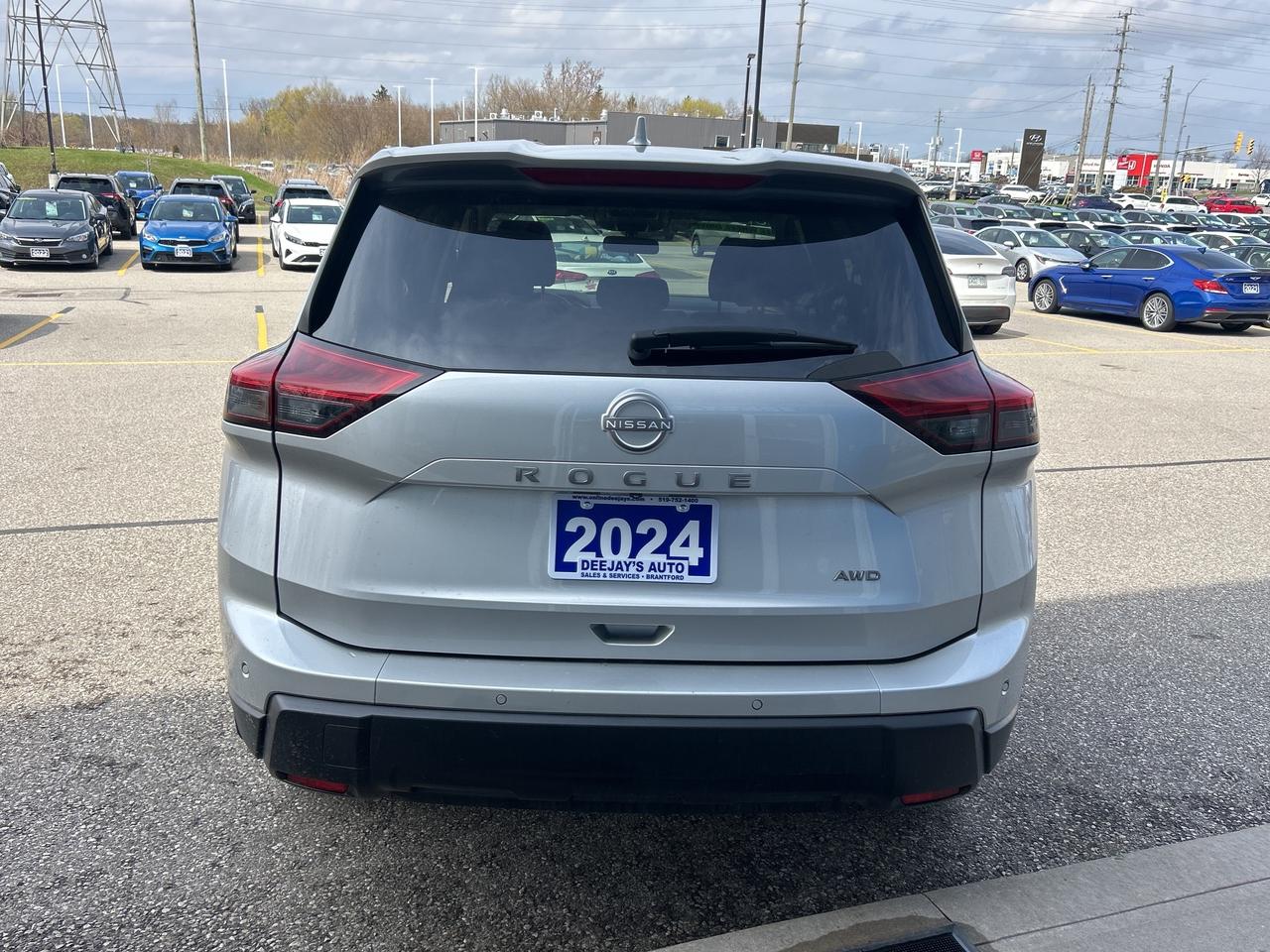 2024 Nissan Rogue S   Clean Carfax   One Owner Photo3