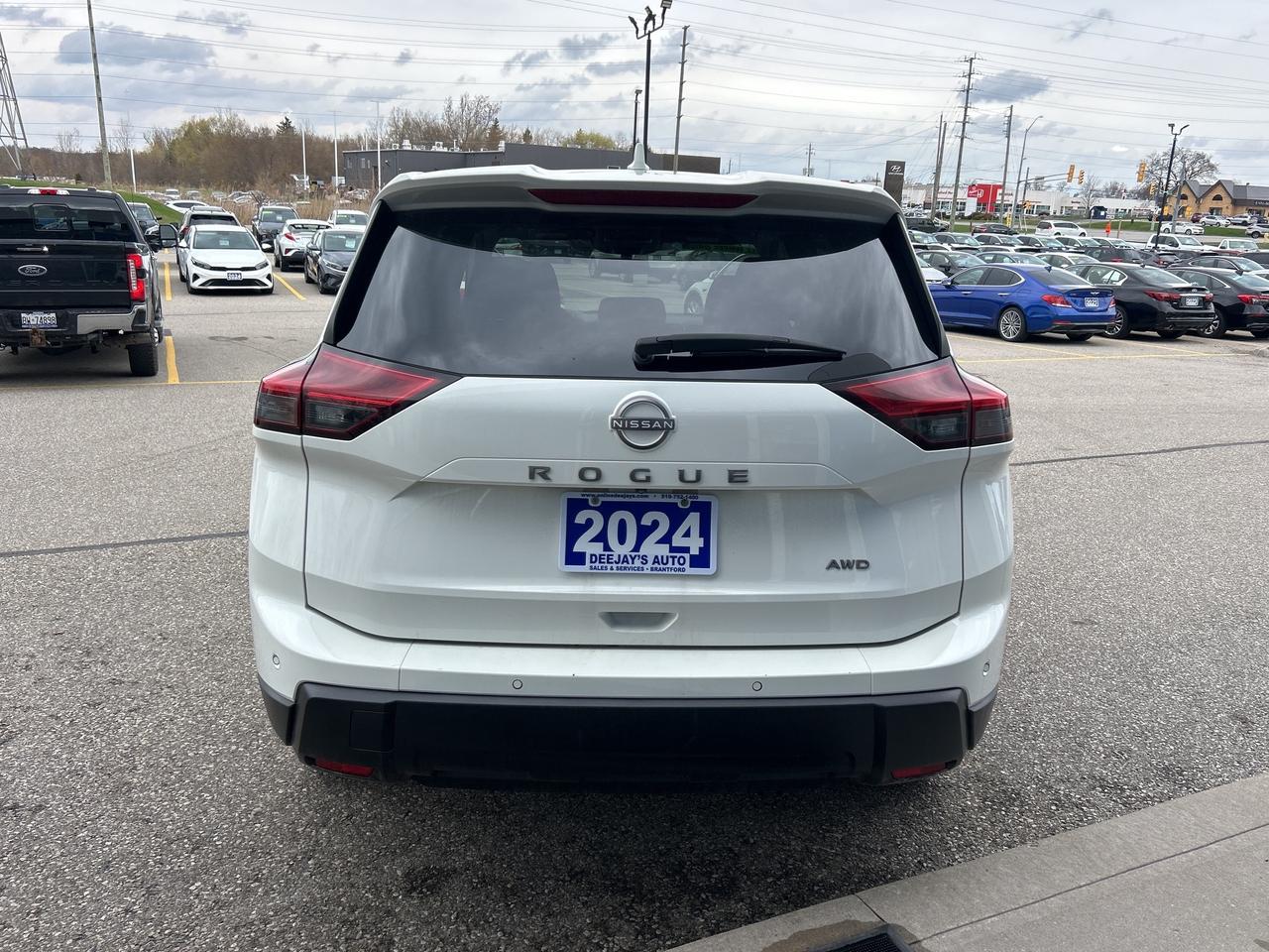 2024 Nissan Rogue S Photo3