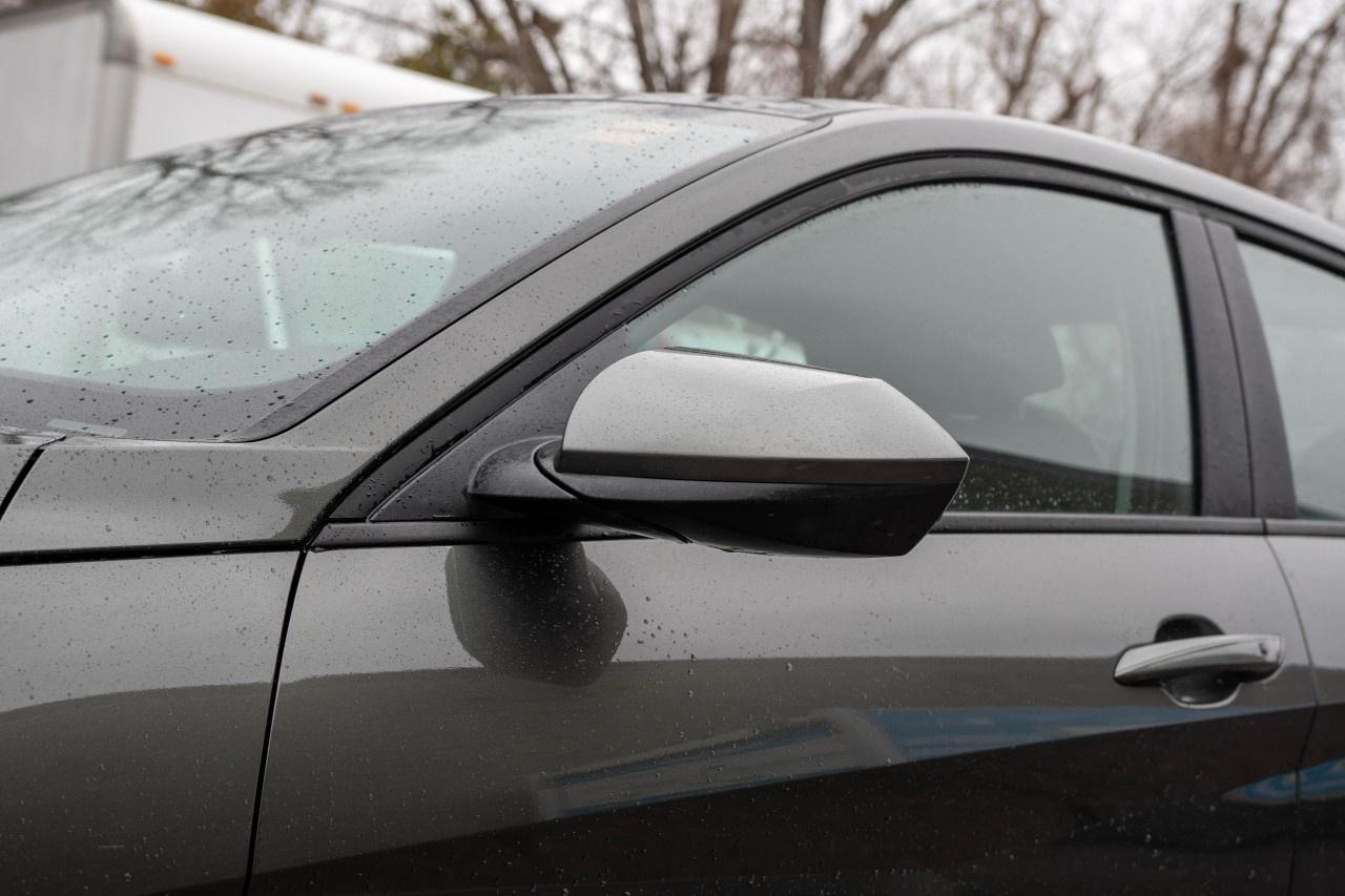 2023 Hyundai Elantra Preferred IVT Photo