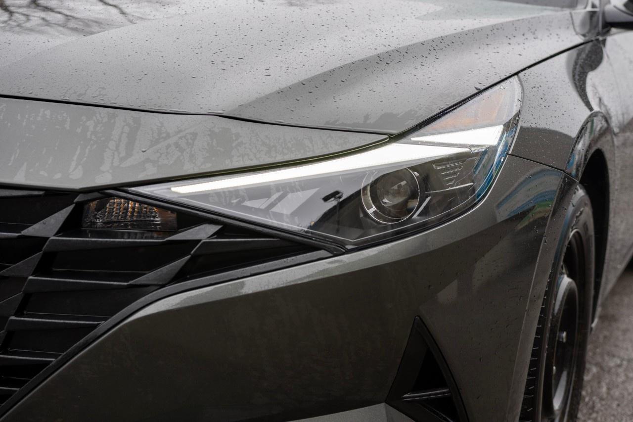 2023 Hyundai Elantra Preferred IVT Photo