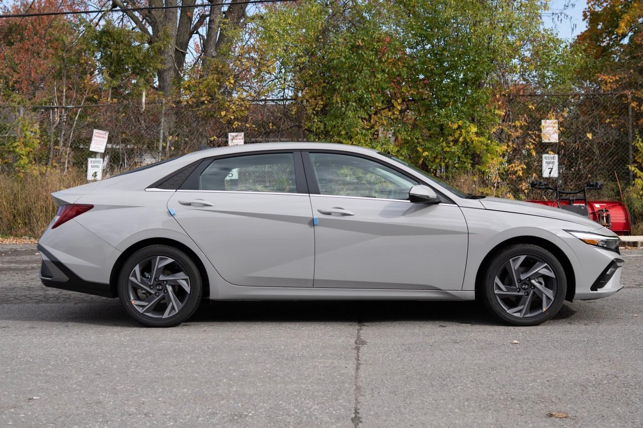 2026 Hyundai Elantra Hybrid Luxury Sedan Photo