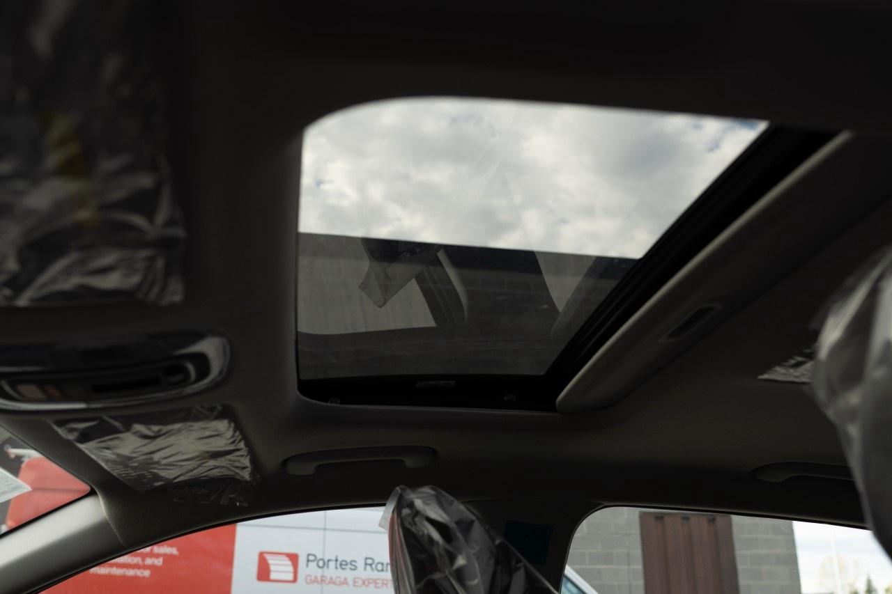 2026 Hyundai Elantra Hybrid Luxury Sedan Photo