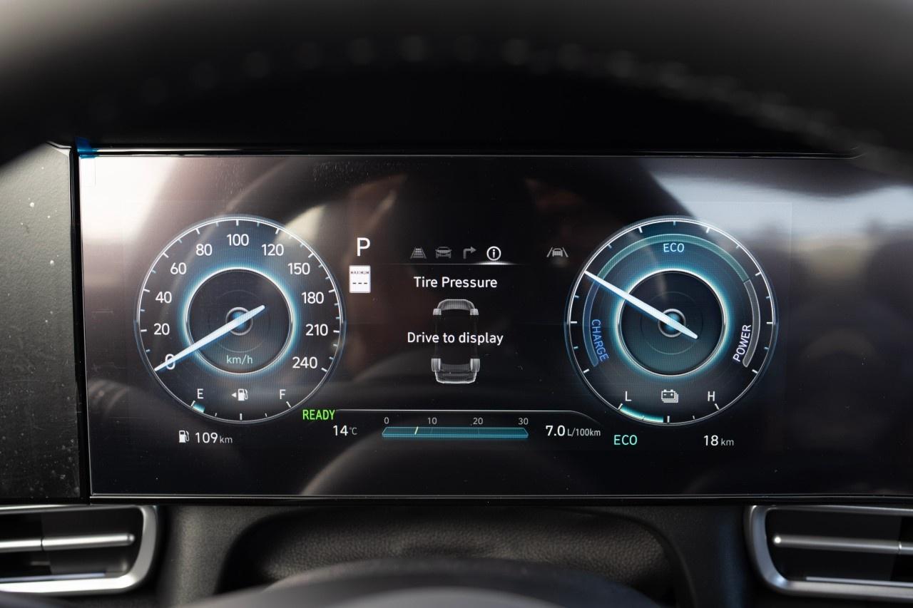 2026 Hyundai Elantra Hybrid Luxury Sedan Photo