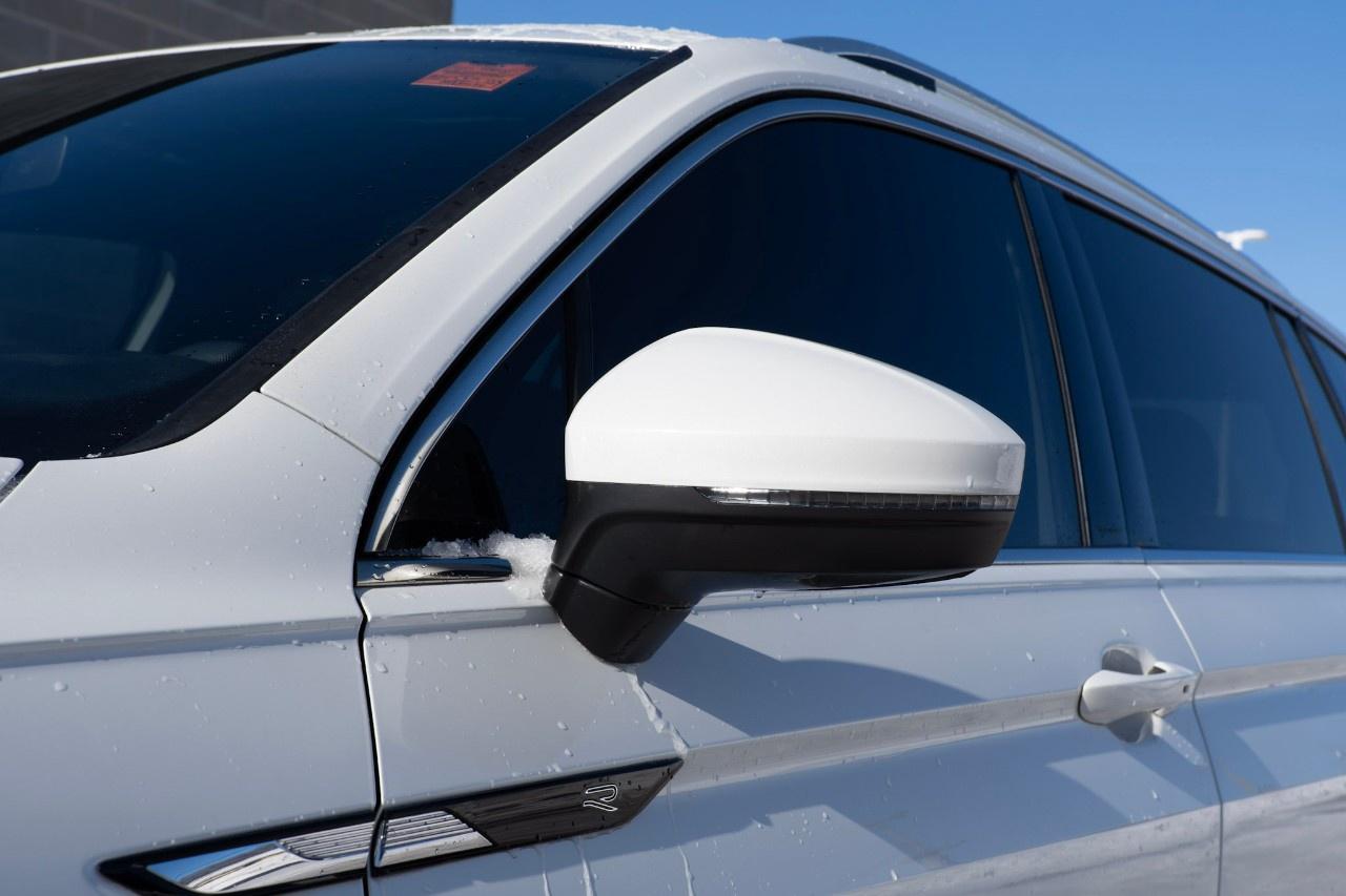 2023 Volkswagen Tiguan HIGHLINE R-LINE 4MOTION Photo