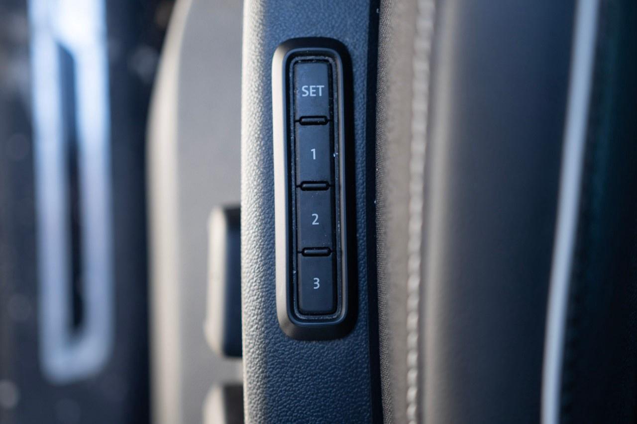 2023 Volkswagen Tiguan HIGHLINE R-LINE 4MOTION Photo