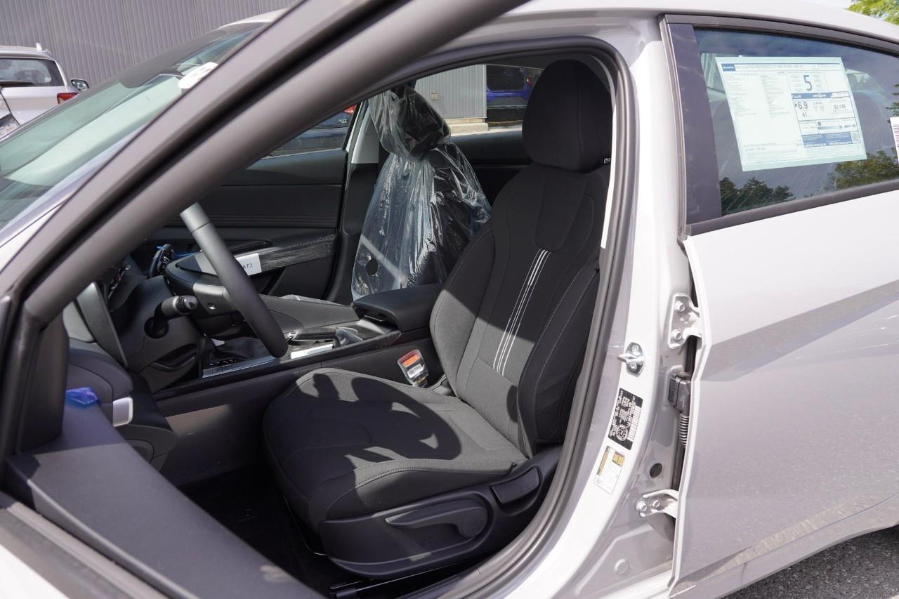 2026 Hyundai Elantra Preferred IVT Photo