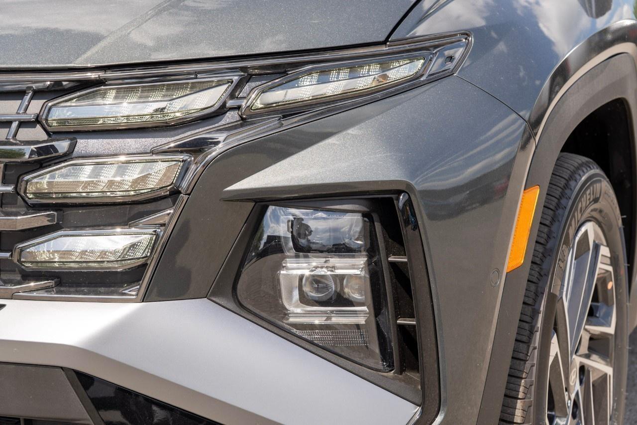 2026 Hyundai Tucson Hybrid Ultimate AWD Photo3