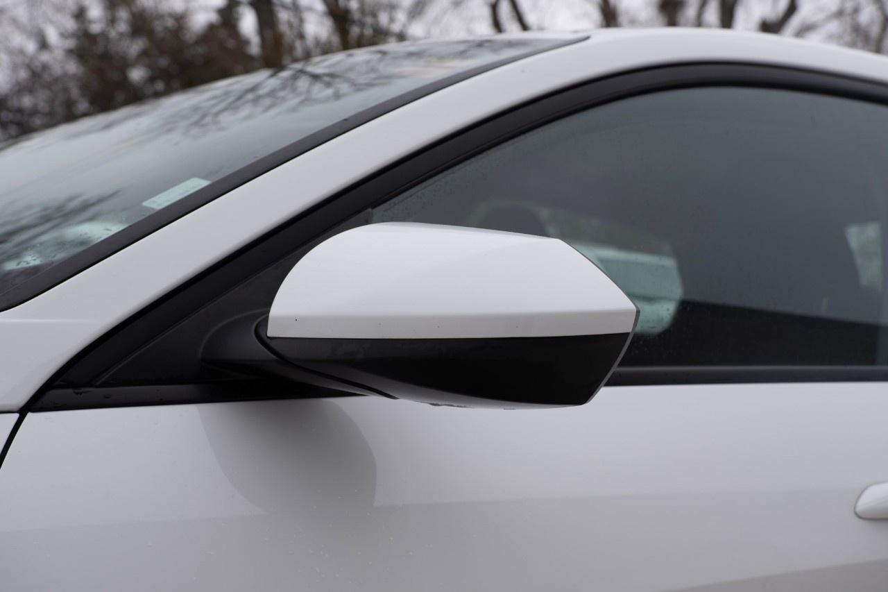 2023 Hyundai Elantra Preferred IVT Photo