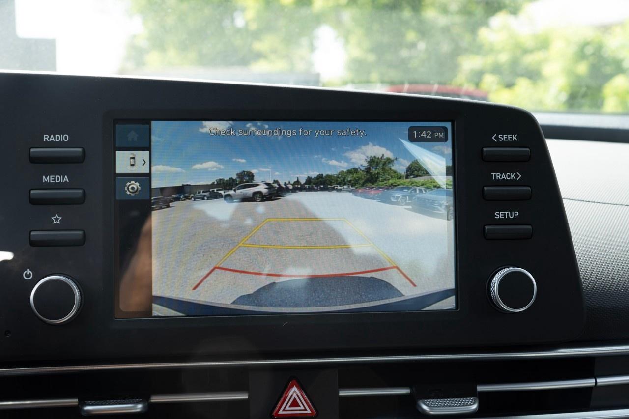 2026 Hyundai Elantra Preferred IVT Photo