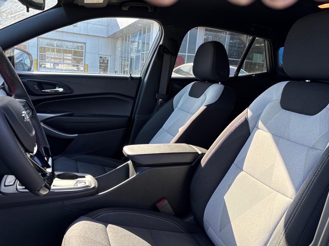 2026 Chevrolet Trax FWD 4dr 1RS Photo