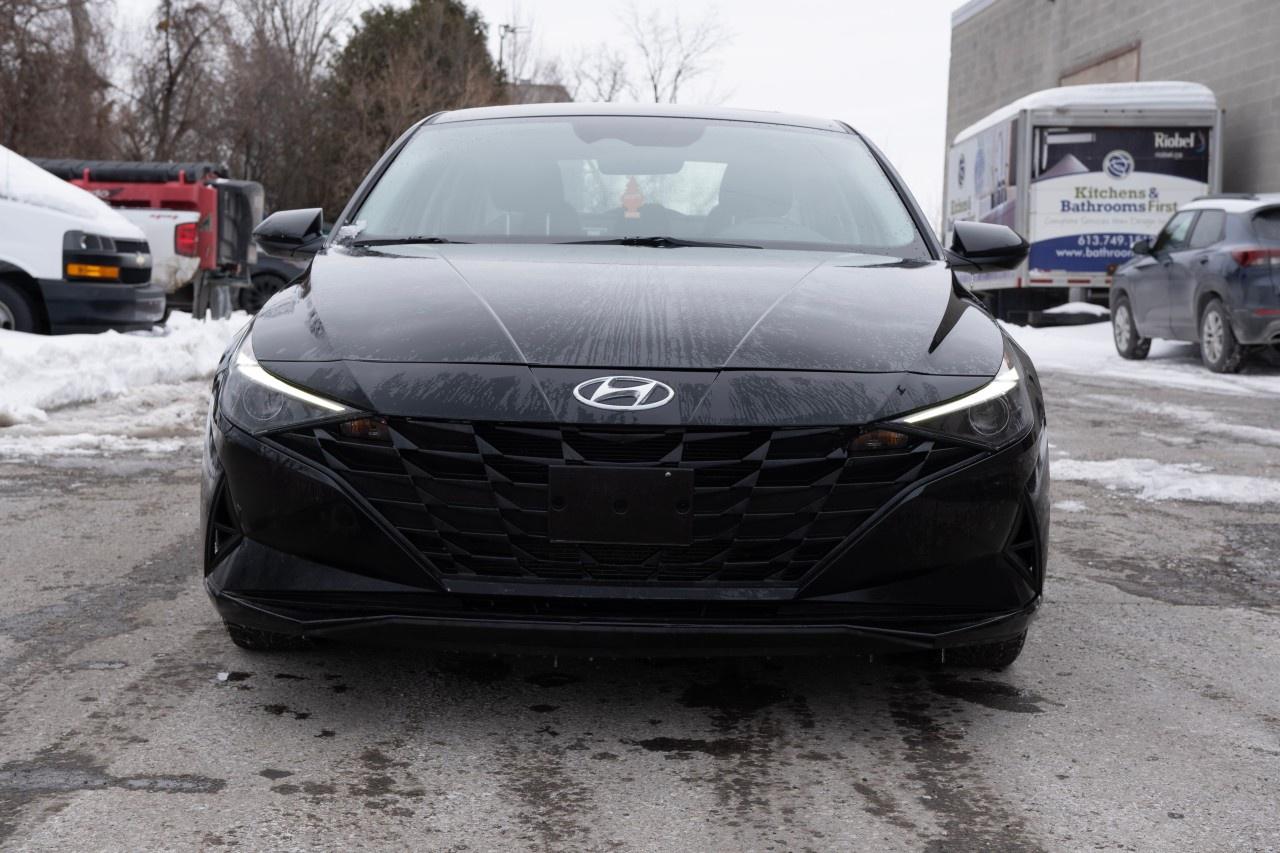 2023 Hyundai Elantra Preferred IVT w/Tech Pkg Photo3