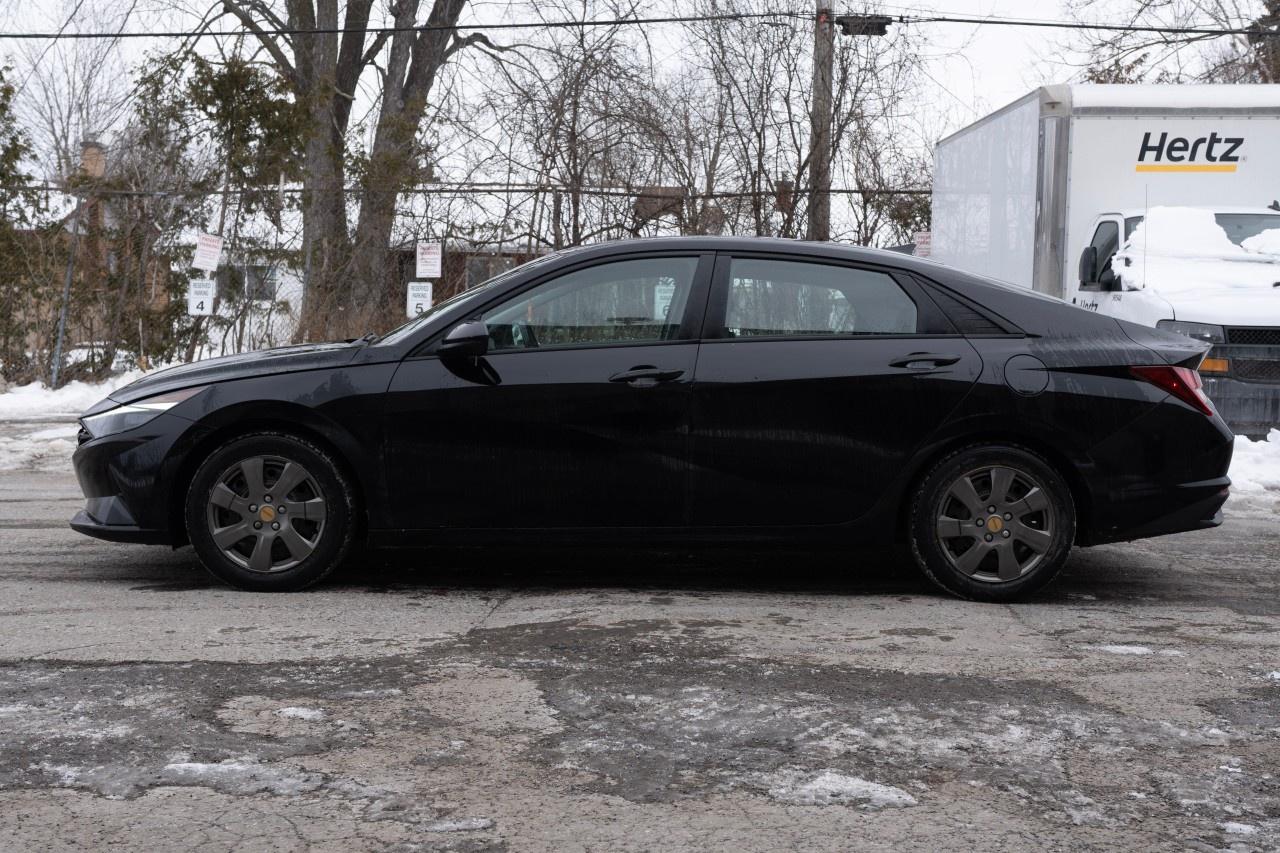 2023 Hyundai Elantra Preferred IVT w/Tech Pkg Photo4