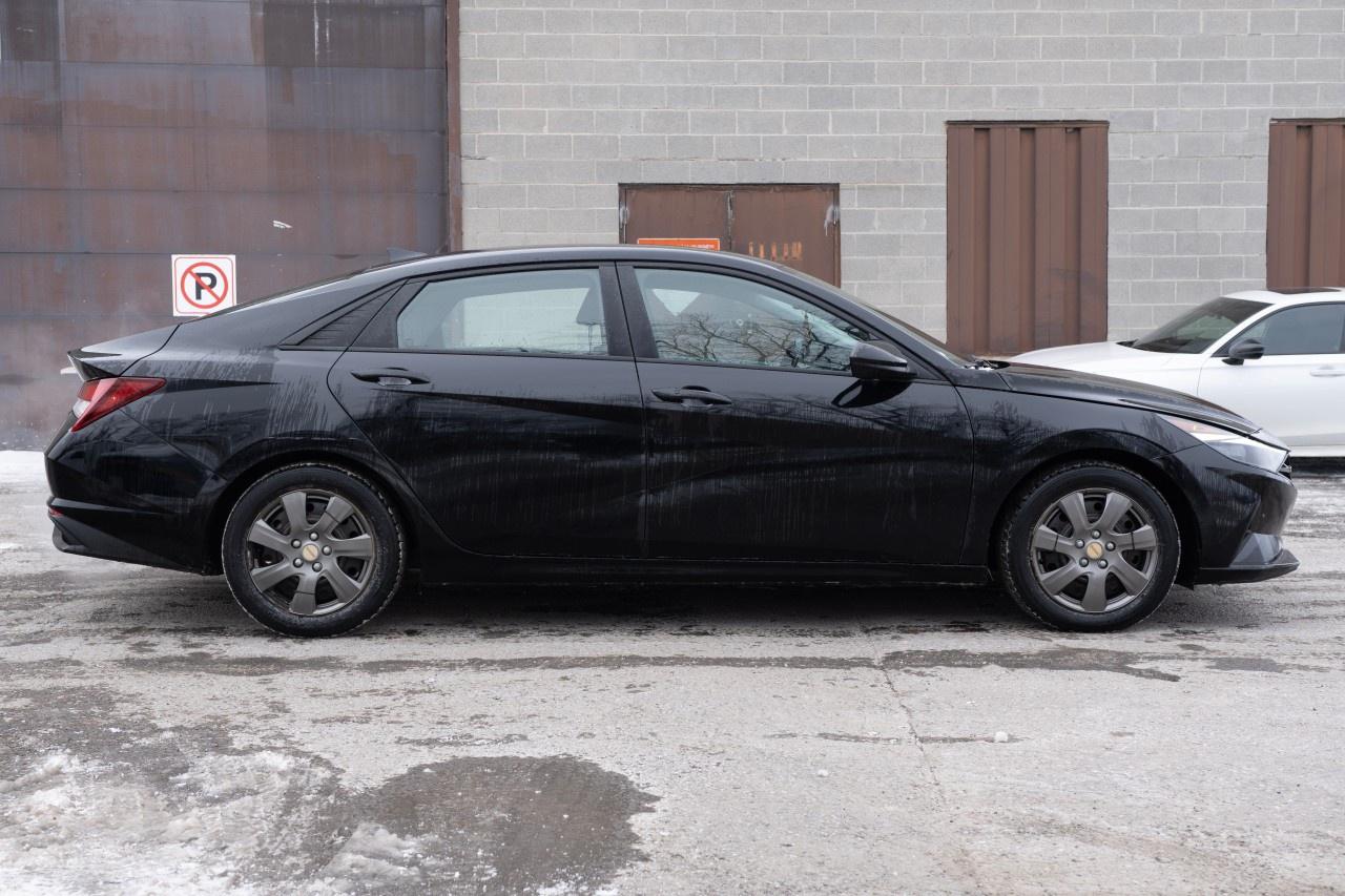 2023 Hyundai Elantra Preferred IVT w/Tech Pkg Photo