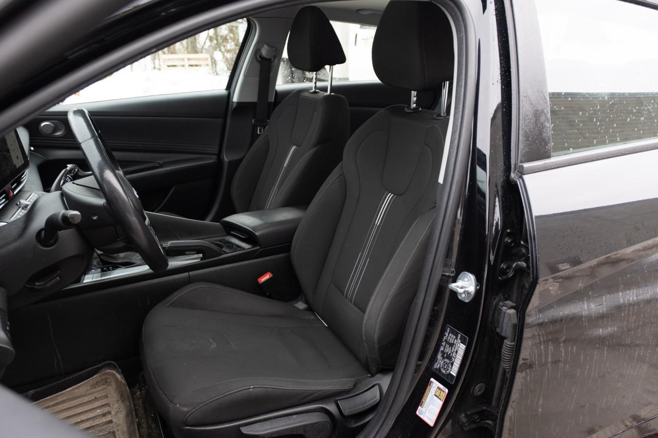 2023 Hyundai Elantra Preferred IVT w/Tech Pkg Photo