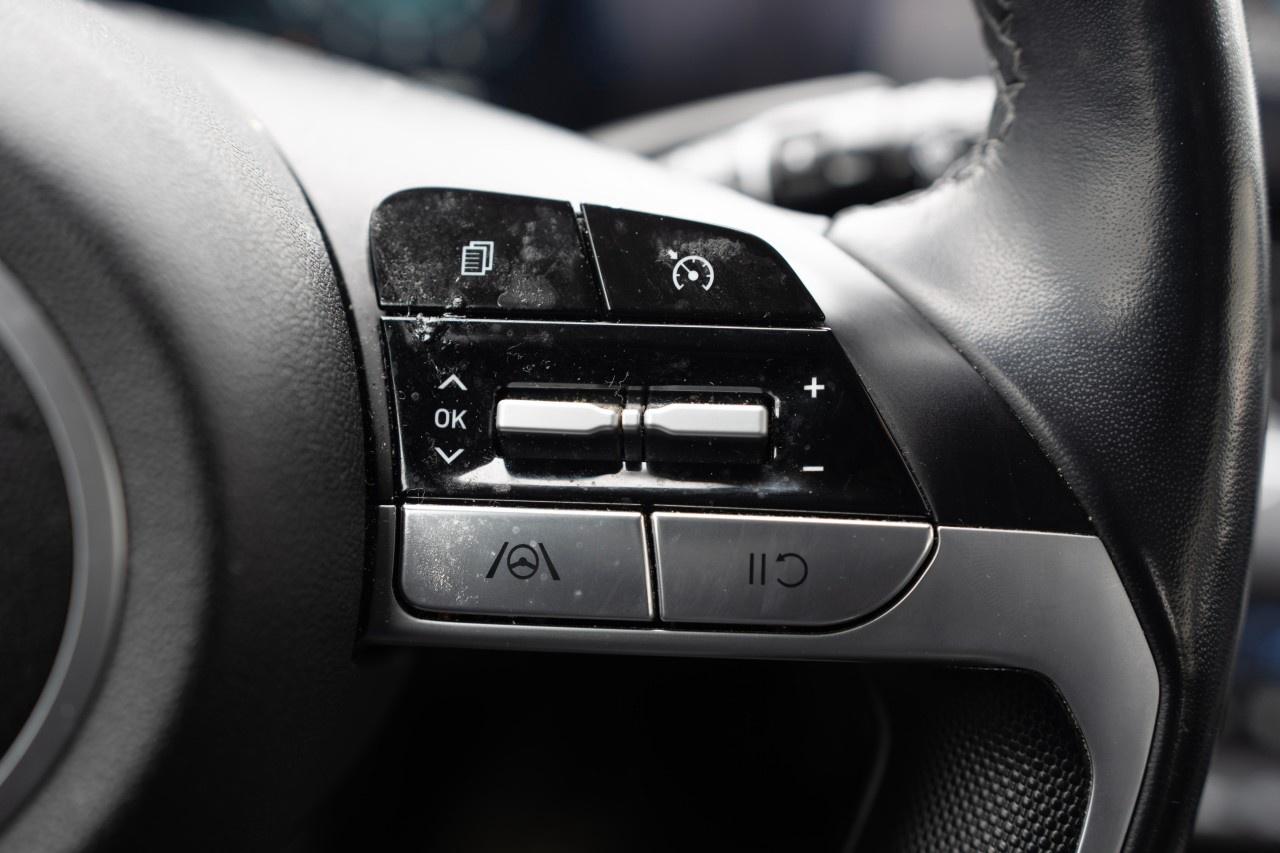 2023 Hyundai Elantra Preferred IVT w/Tech Pkg Photo