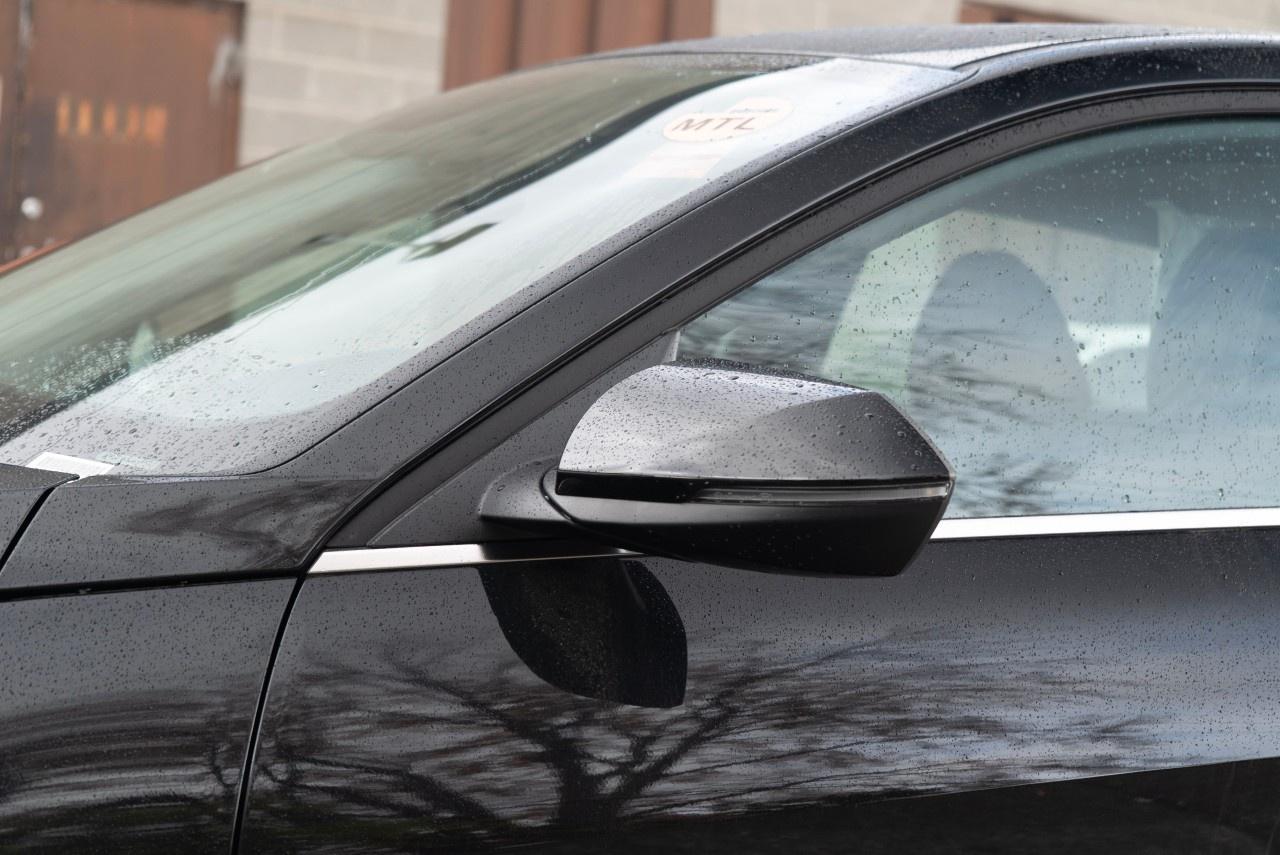 2026 Hyundai Elantra Hybrid Luxury Sedan Photo2