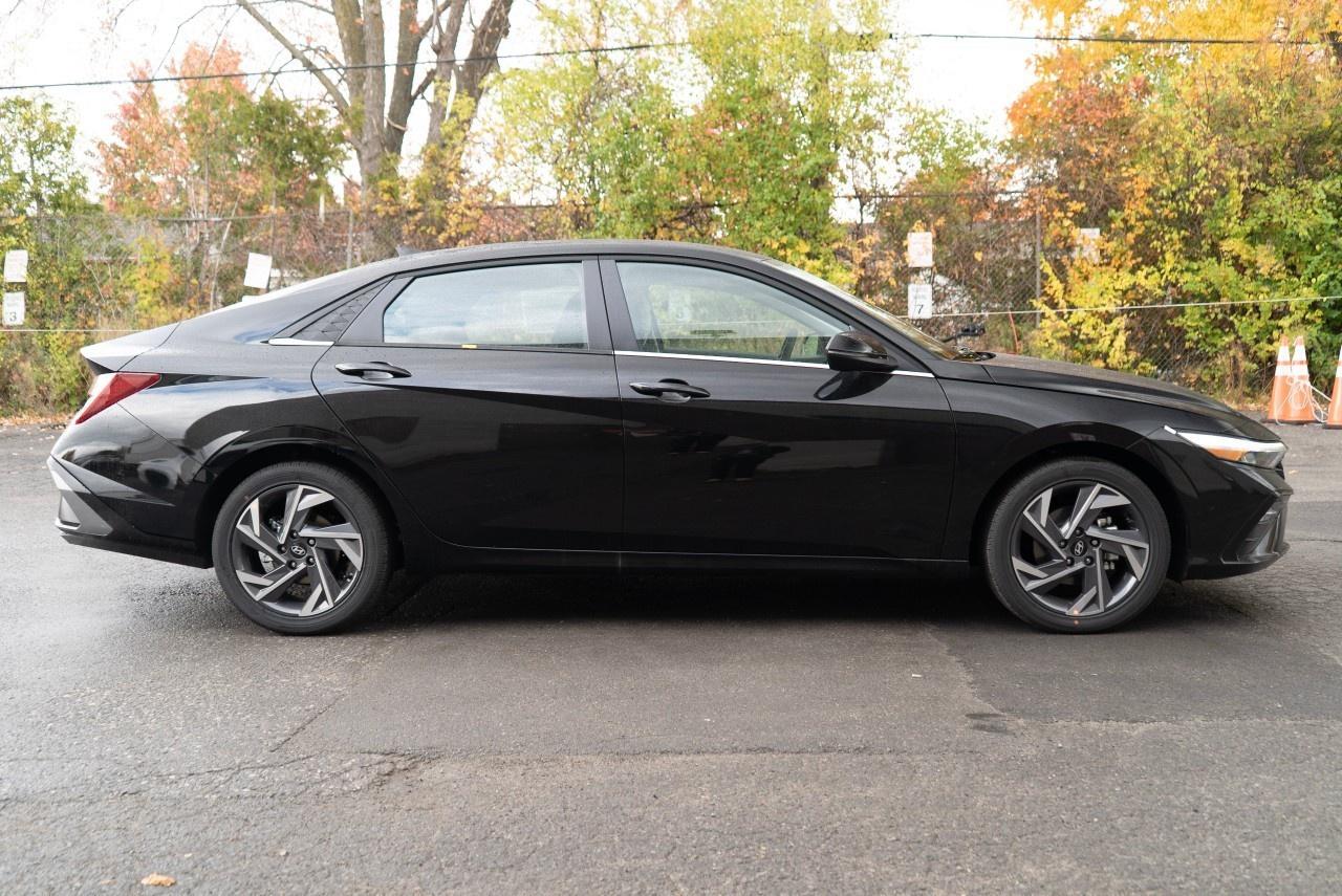 2026 Hyundai Elantra Hybrid Luxury Sedan Photo