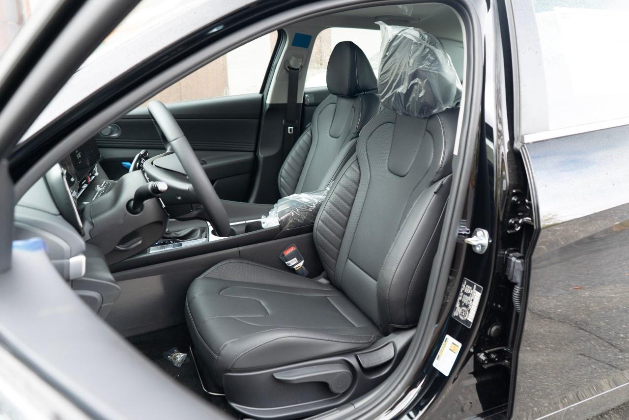 2026 Hyundai Elantra Hybrid Luxury Sedan Photo