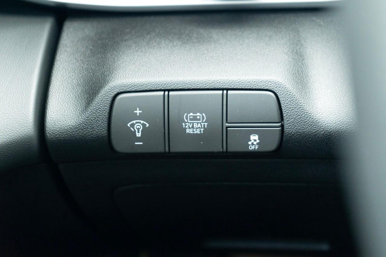 2026 Hyundai Elantra Hybrid Luxury Sedan Photo
