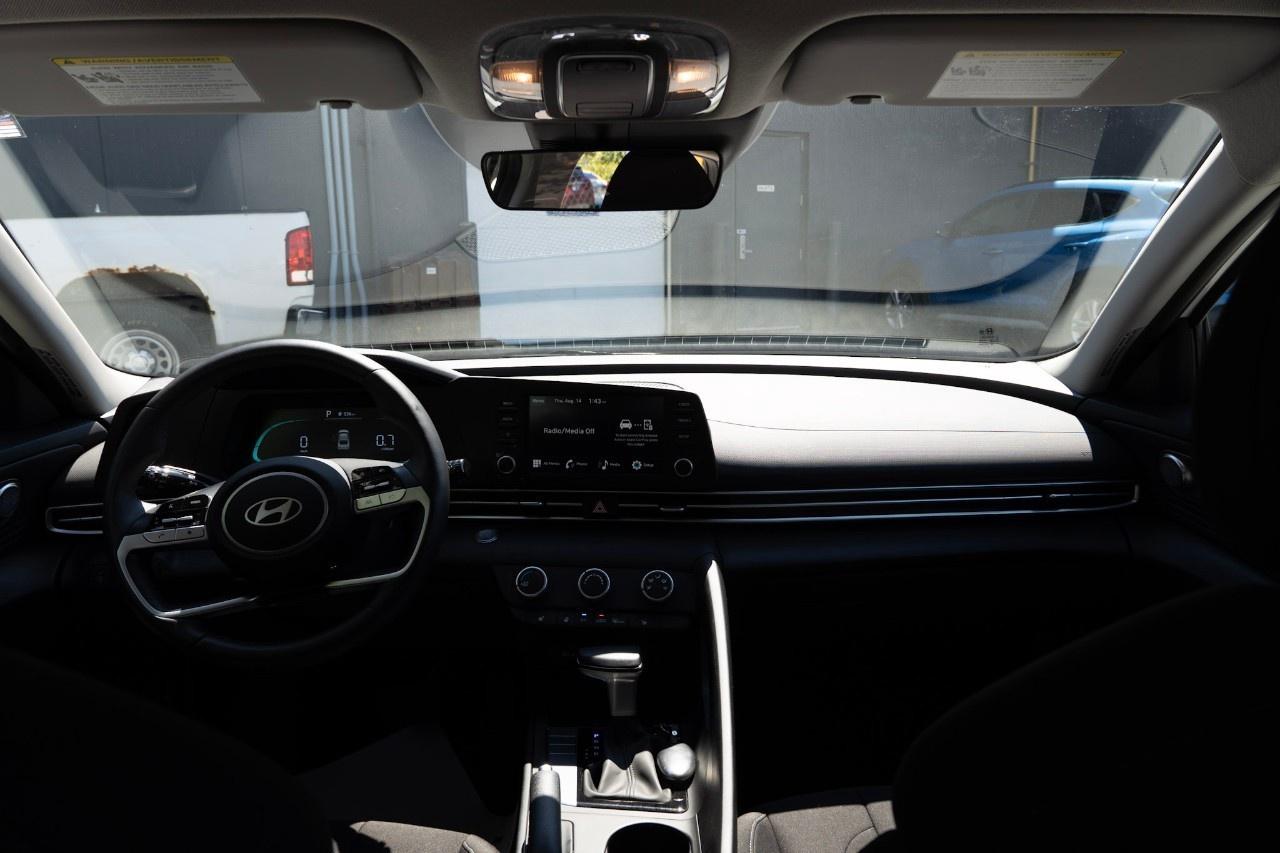 2026 Hyundai Elantra Preferred IVT Photo