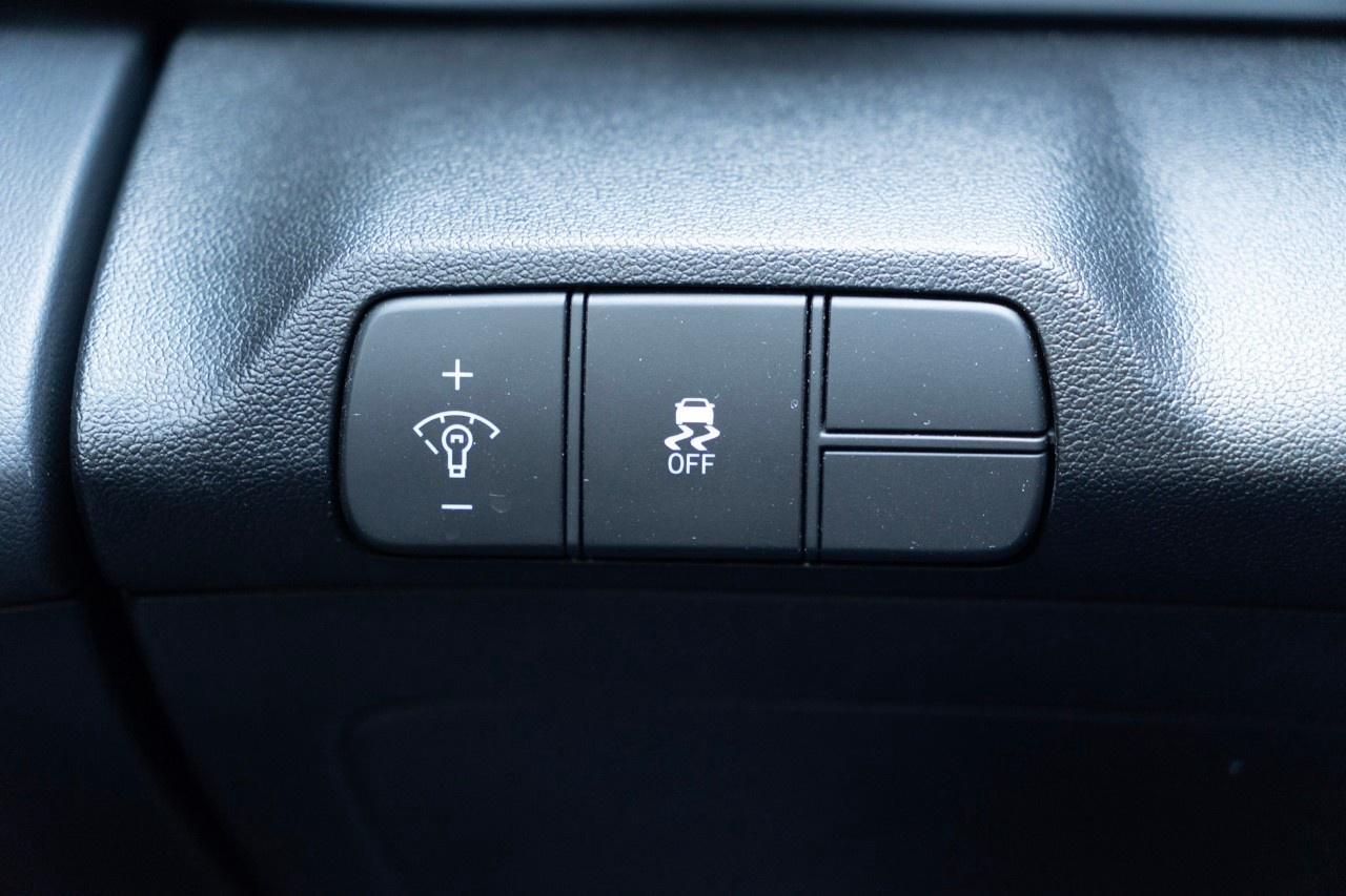 2026 Hyundai Elantra Preferred IVT Photo