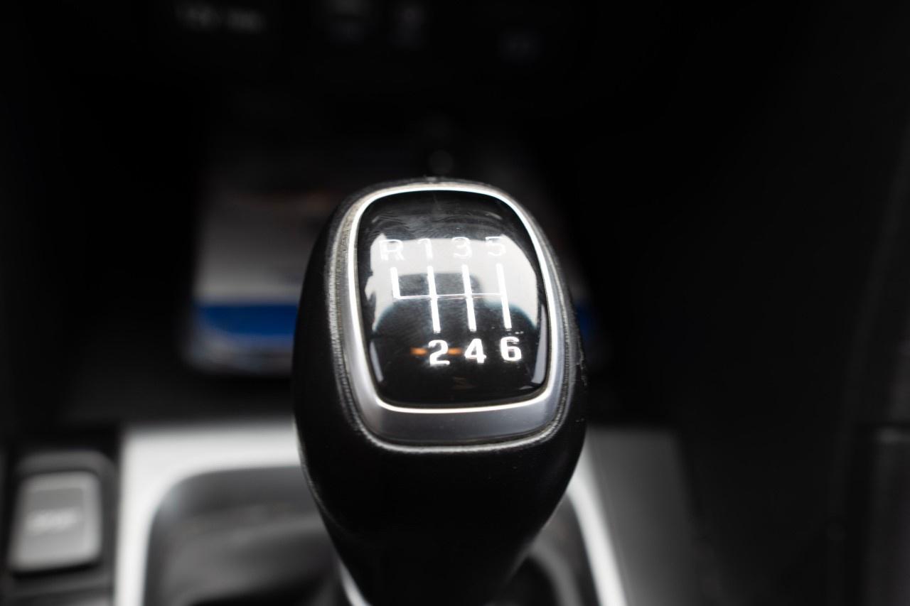 2019 Hyundai Veloster 2.0 GL Manual Photo