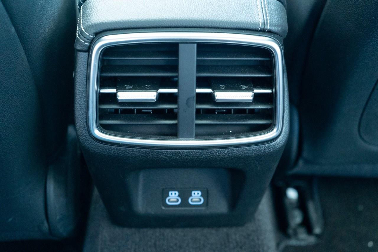 2025 Genesis G70 2.5T Advanced AWD Photo