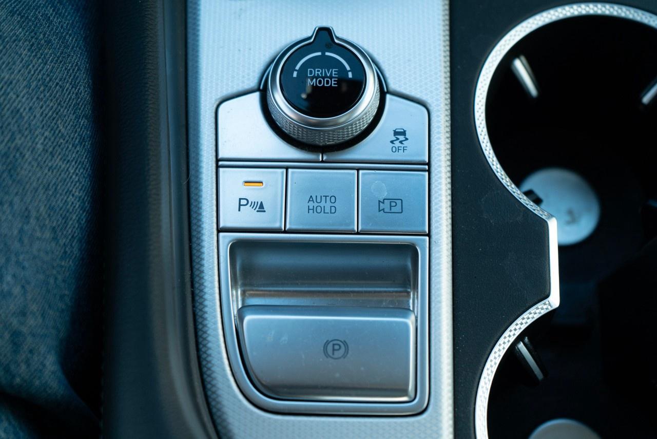 2025 Genesis G70 2.5T Advanced AWD Photo