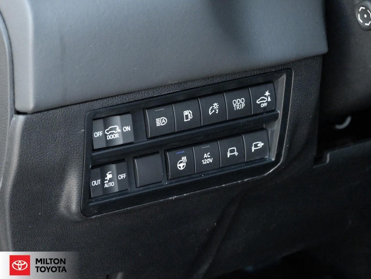 2024 Toyota Sequoia PANORAMIC SUNROOF VENTILATED SEATS HEATED STEERING Photo