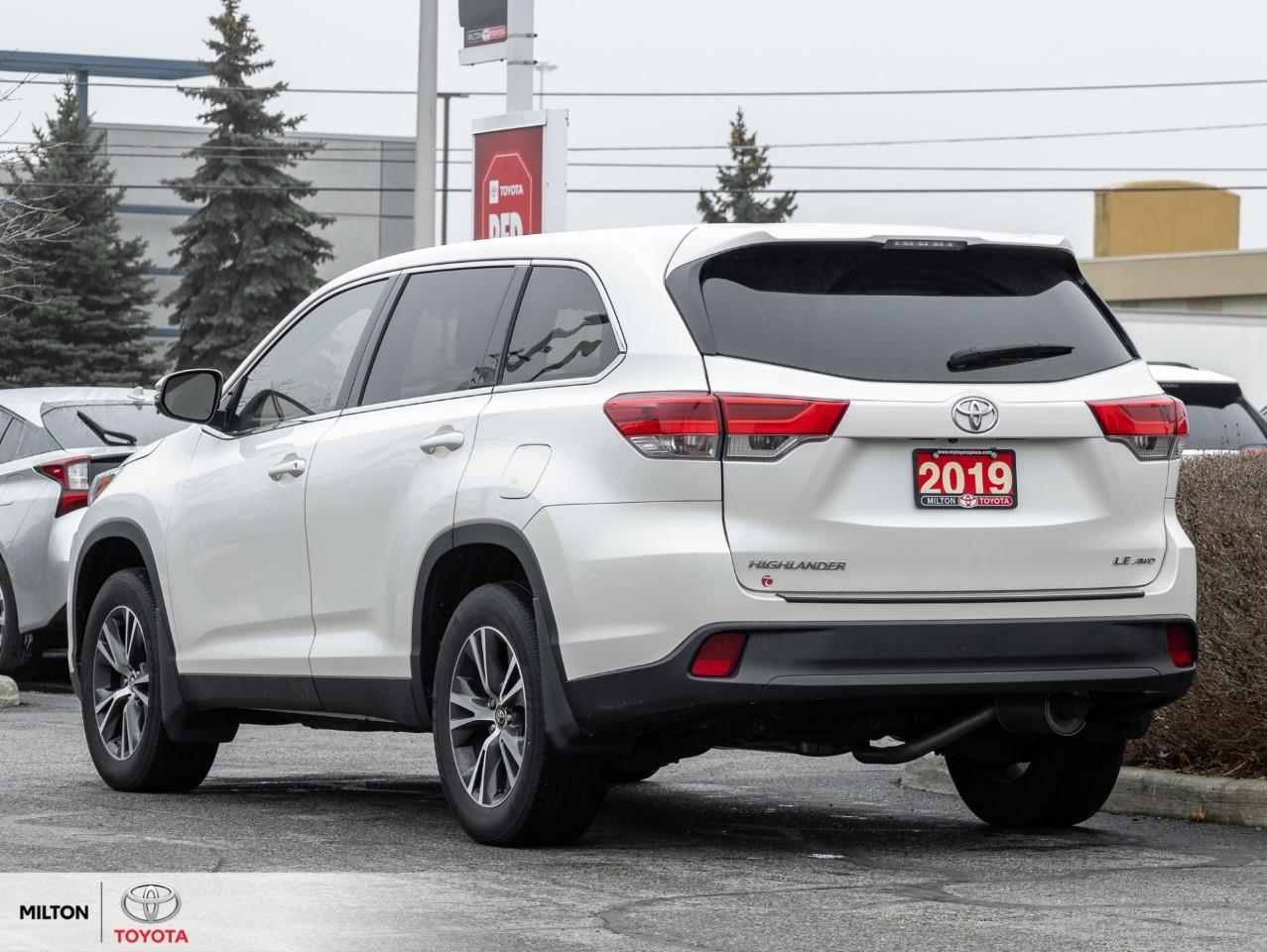 2019 Toyota Highlander 8 SEATER CAMERA TOUCH SCREEN NEW TOYOTA BRAKE PADS Photo