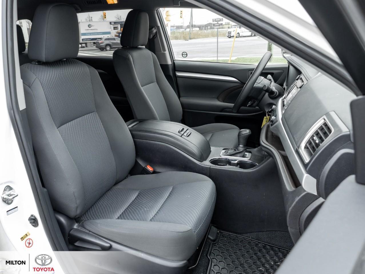 2019 Toyota Highlander 8 SEATER CAMERA TOUCH SCREEN NEW TOYOTA BRAKE PADS Photo