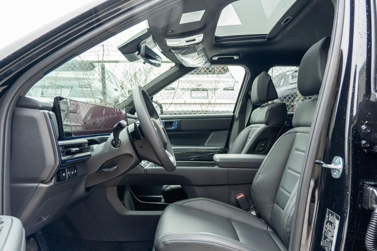 2025 Hyundai Santa Fe ULTIMATE CALLIGRAPHY AWD Photo
