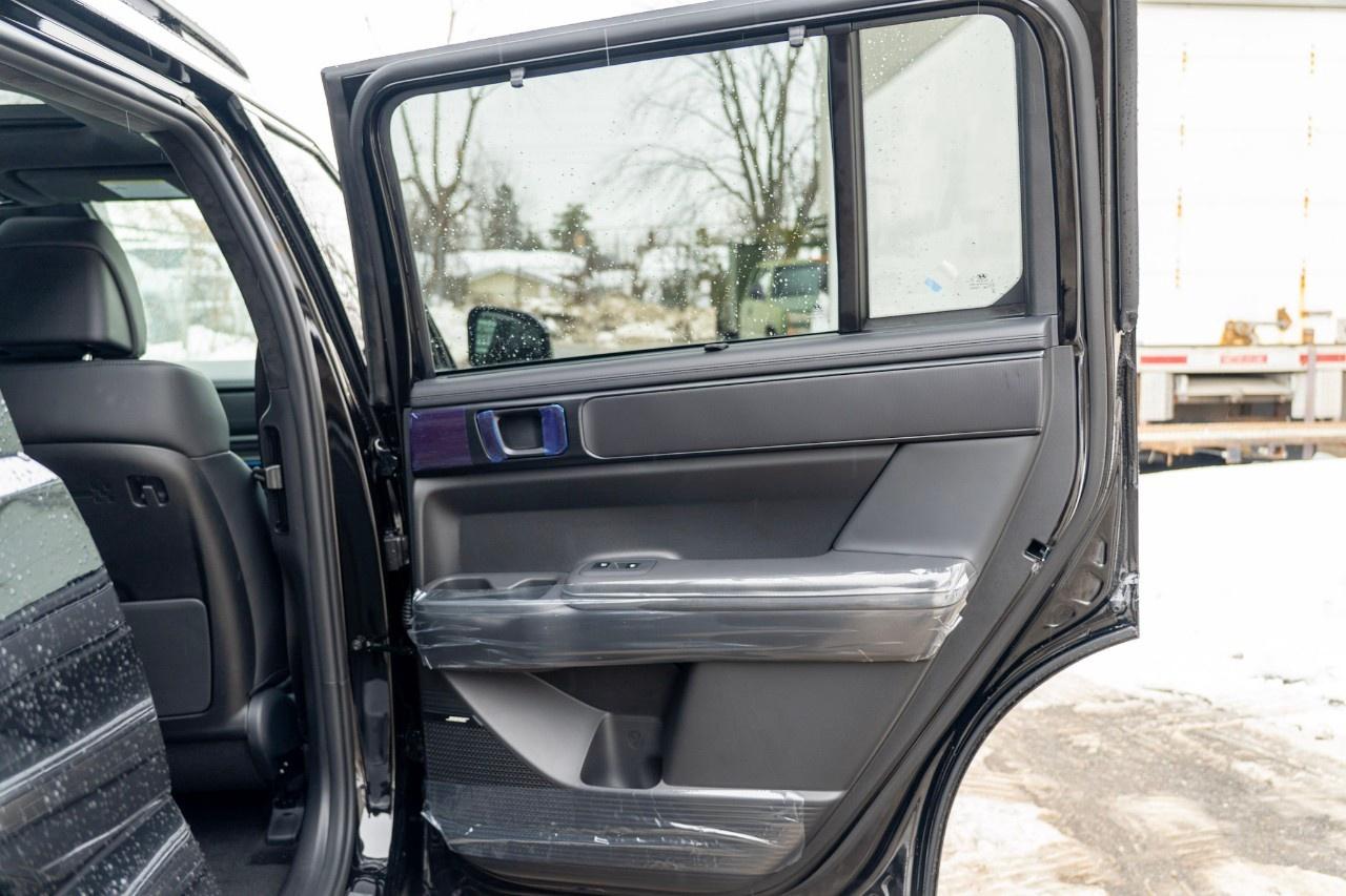 2025 Hyundai Santa Fe ULTIMATE CALLIGRAPHY AWD Photo