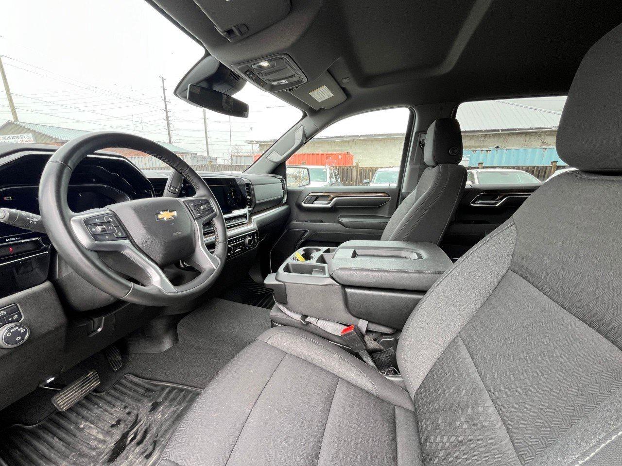 2025 Chevrolet Silverado 1500 LT New Front Brakes! New Rear Brakes! No Accidents Photo