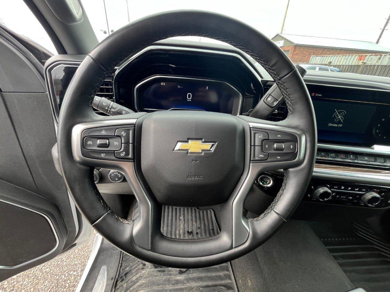 2025 Chevrolet Silverado 1500 LT New Front Brakes! New Rear Brakes! No Accidents Photo