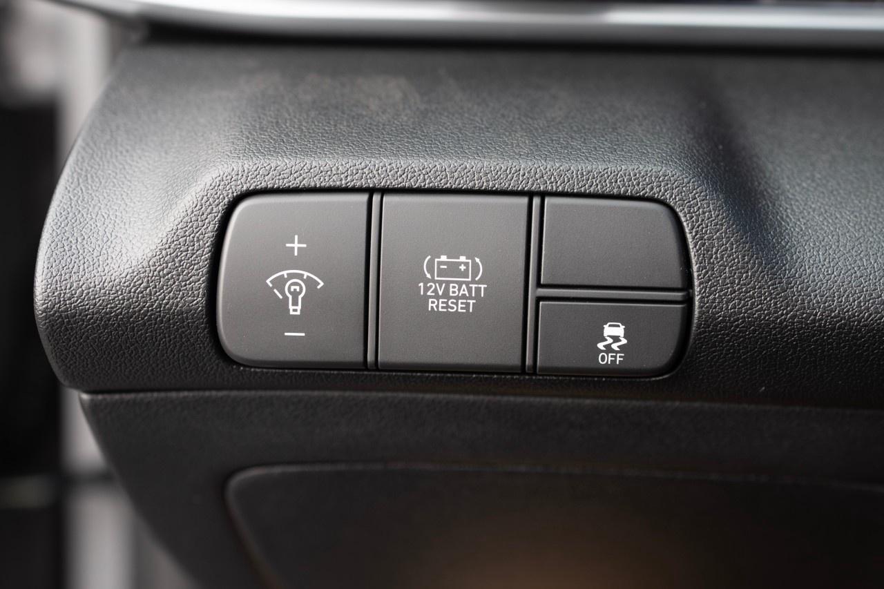 2026 Hyundai Elantra Hybrid Luxury Sedan Photo