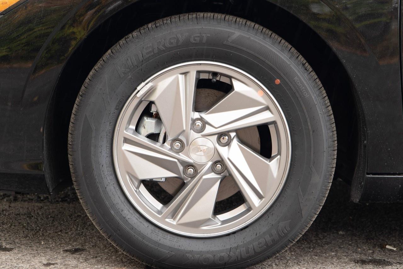 2026 Hyundai Elantra Essential IVT Photo