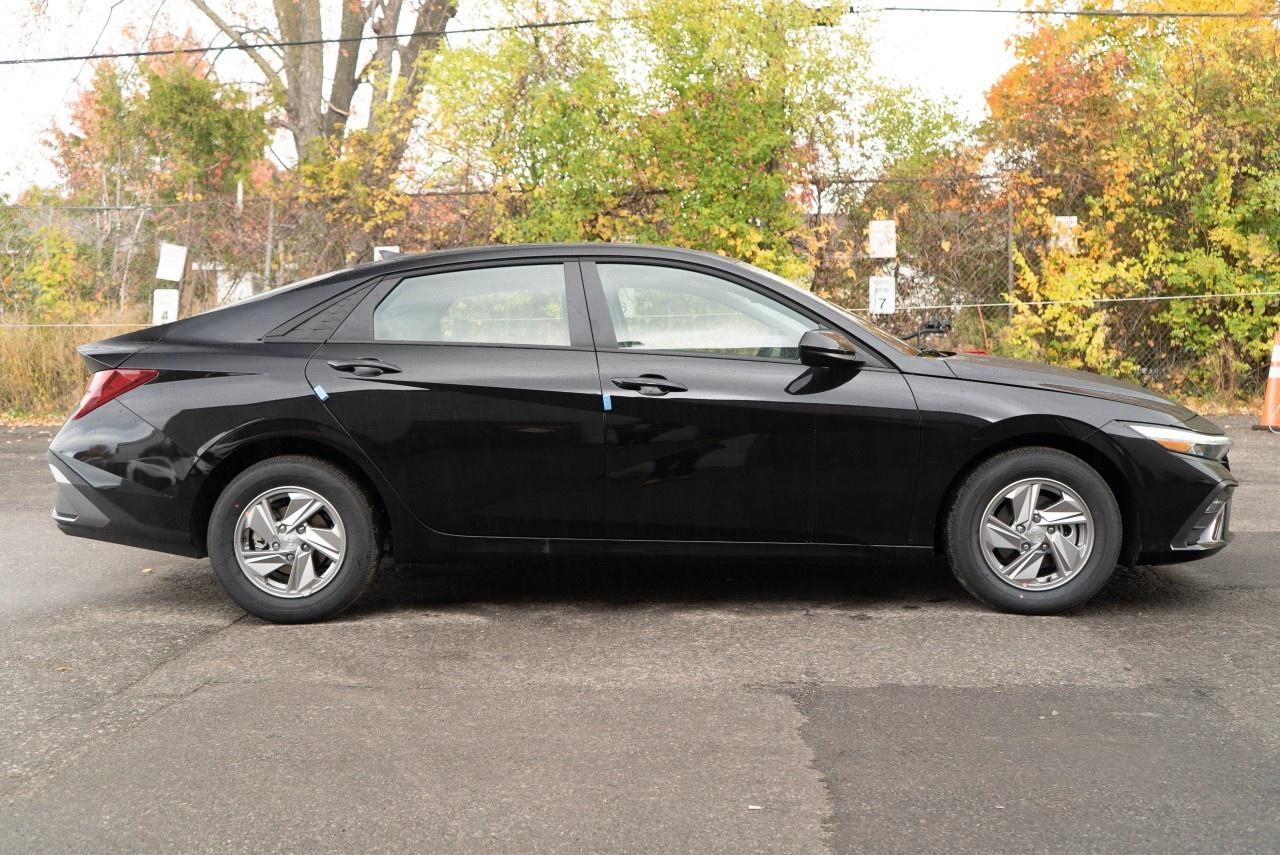 2026 Hyundai Elantra Essential IVT Photo