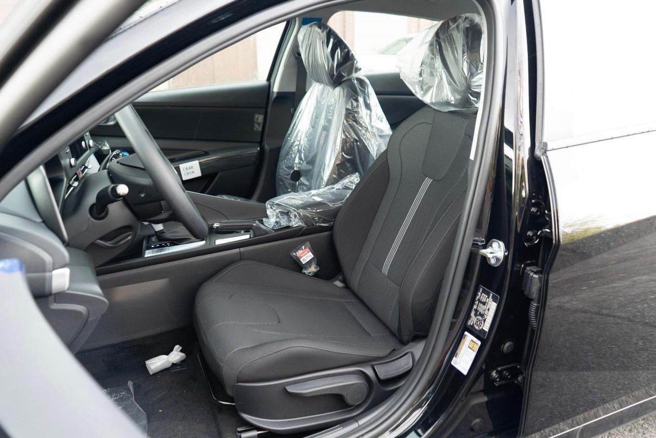 2026 Hyundai Elantra Essential IVT Photo