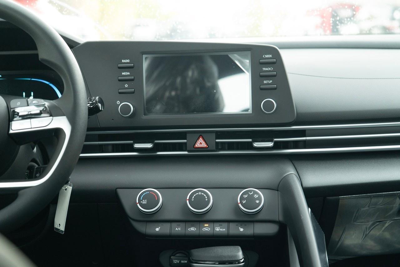 2026 Hyundai Elantra Essential IVT Photo