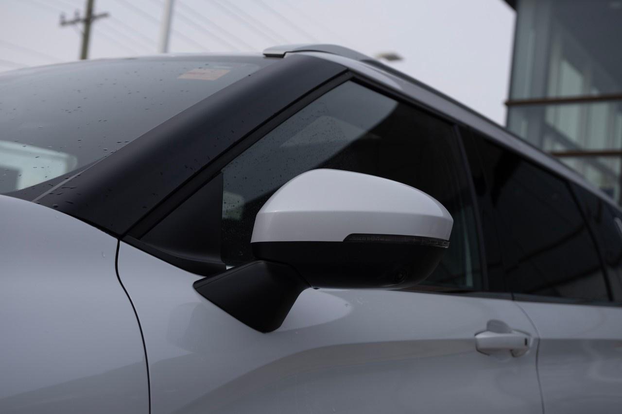 2024 Mitsubishi Outlander Plug-In Hybrid SEL S-AWC Photo