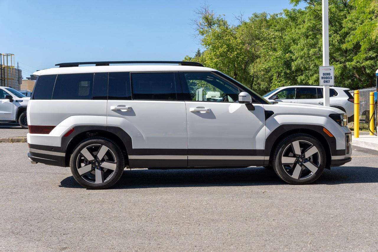 2025 Hyundai Santa Fe LUXURY AWD Photo
