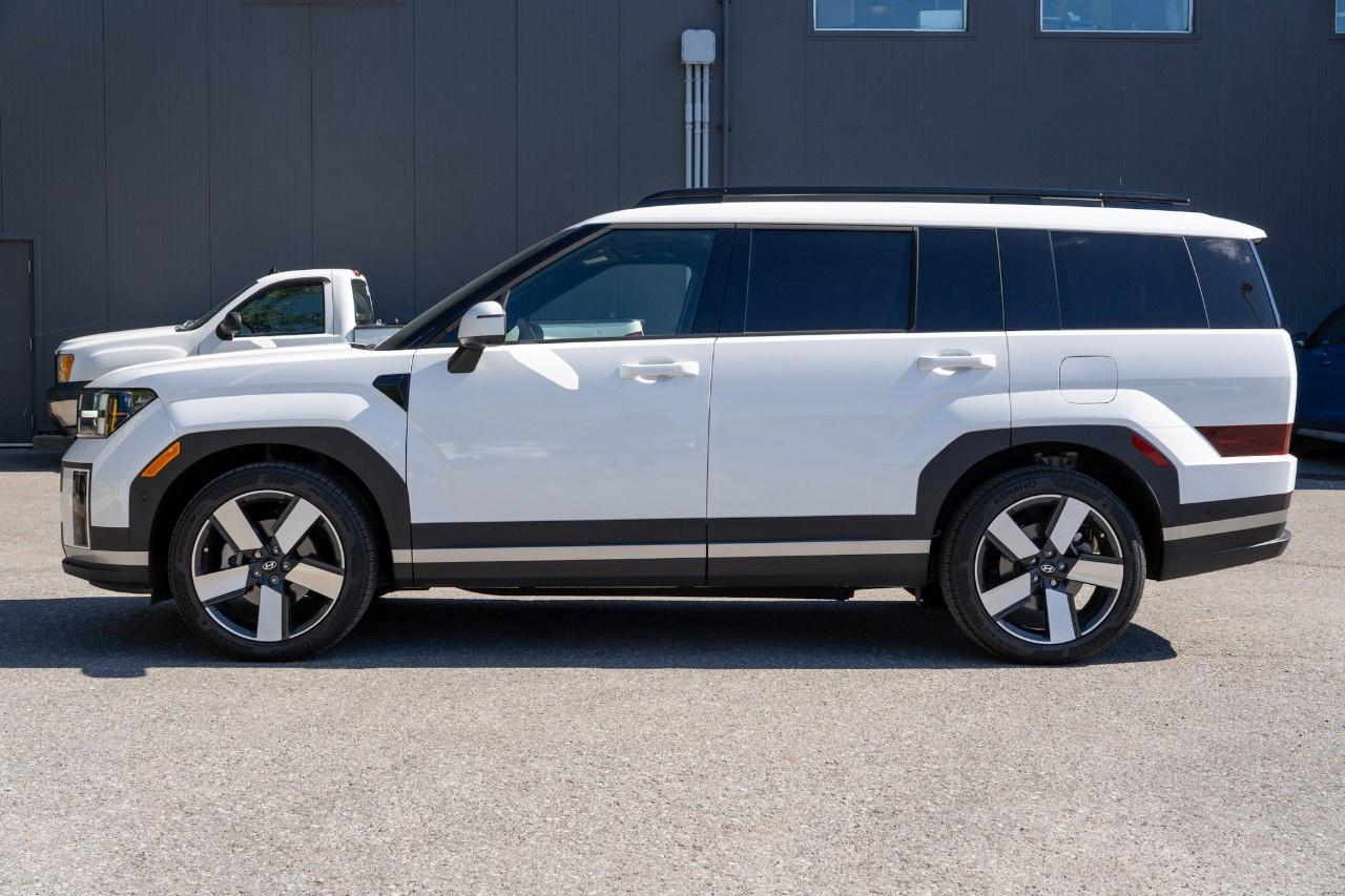 2025 Hyundai Santa Fe LUXURY AWD Photo