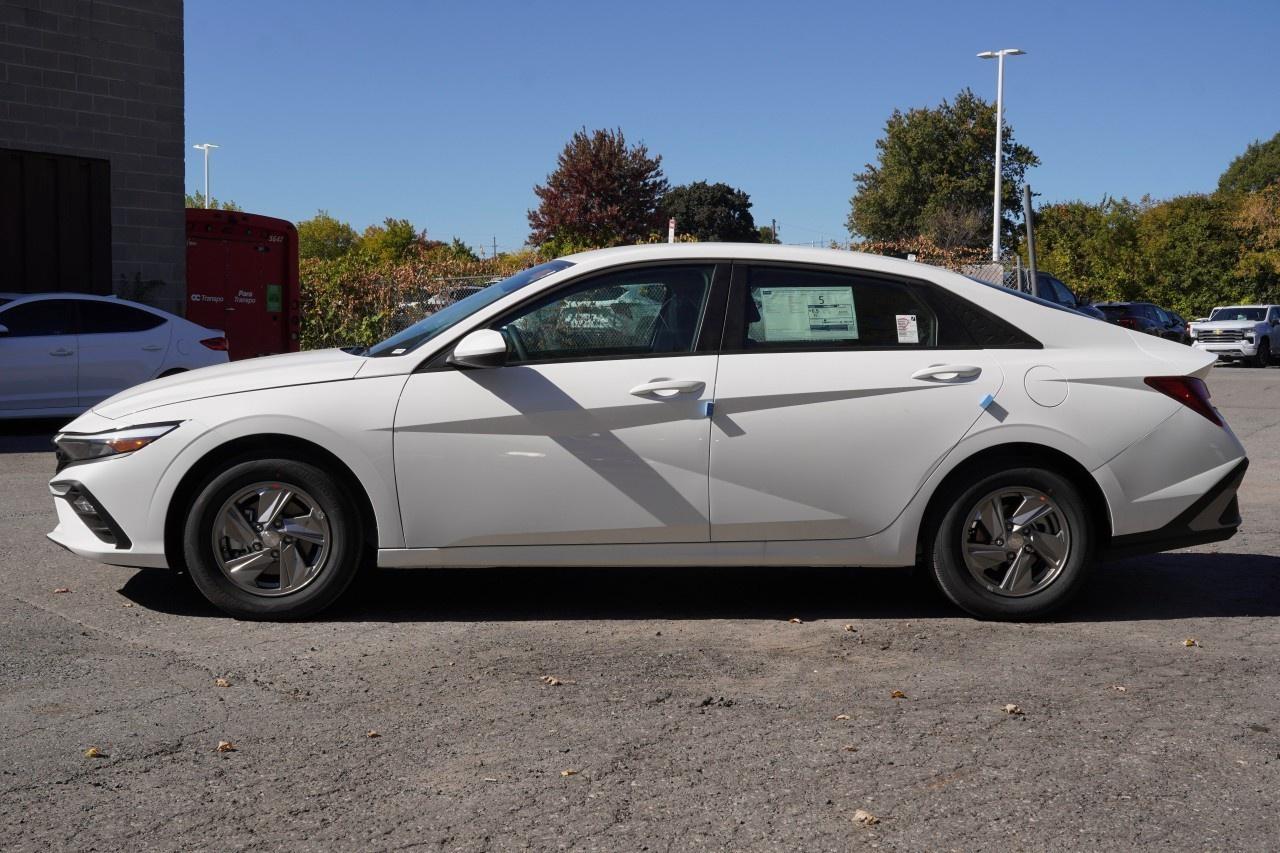 2026 Hyundai Elantra Essential IVT Photo