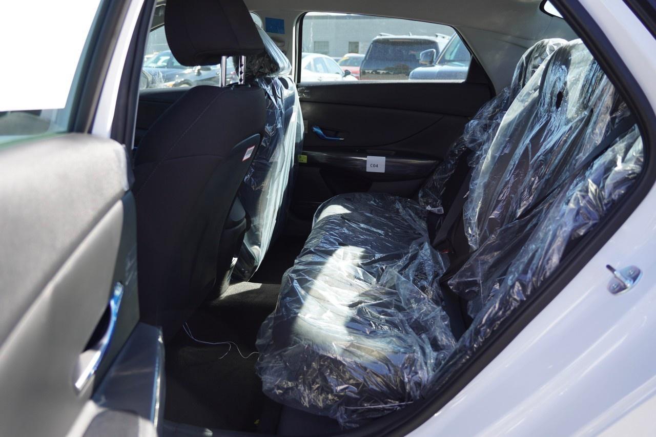 2026 Hyundai Elantra Essential IVT Photo