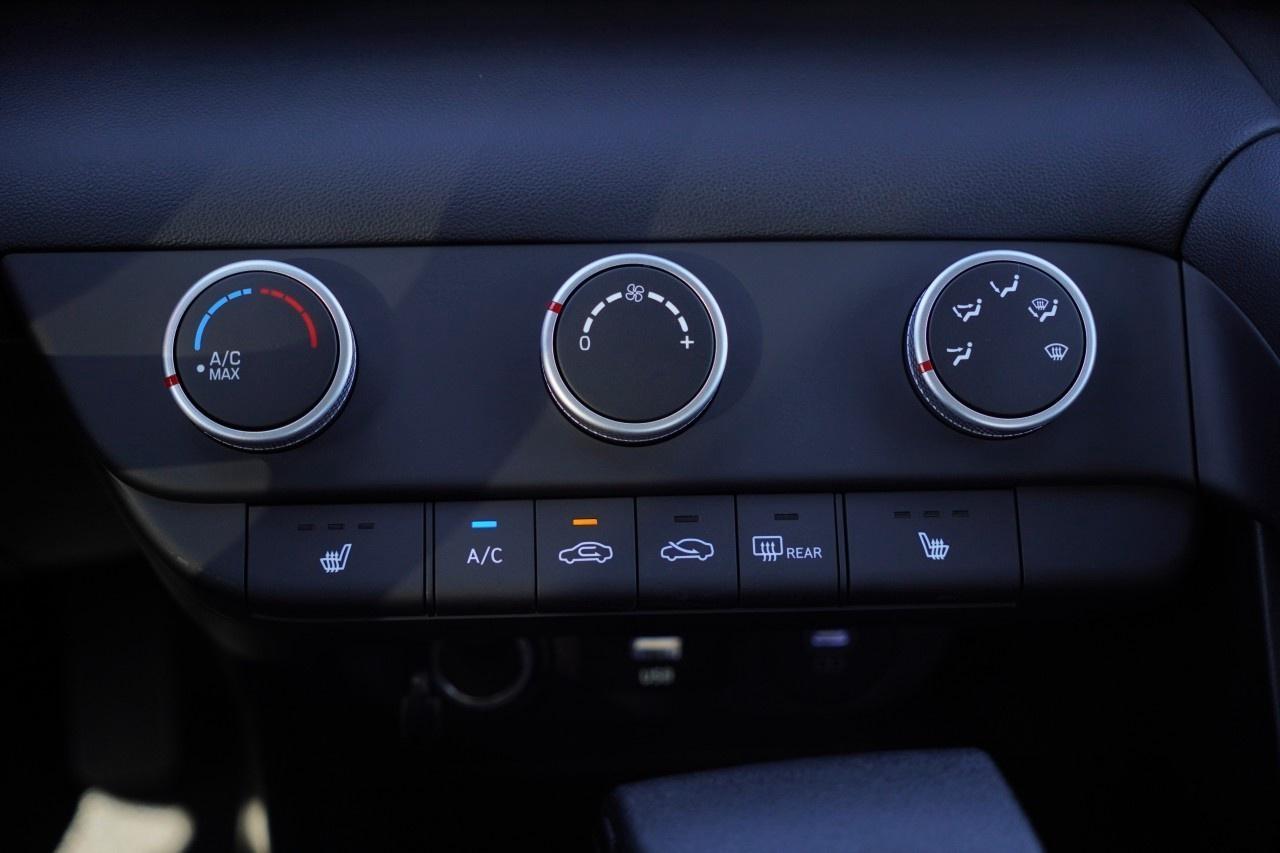 2026 Hyundai Elantra Essential IVT Photo