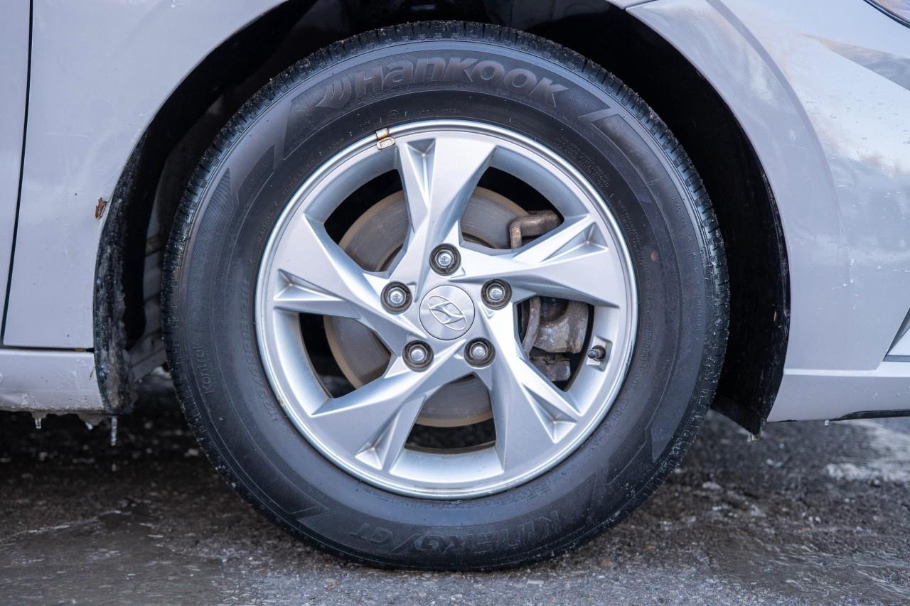 2021 Hyundai Elantra Essential IVT Photo