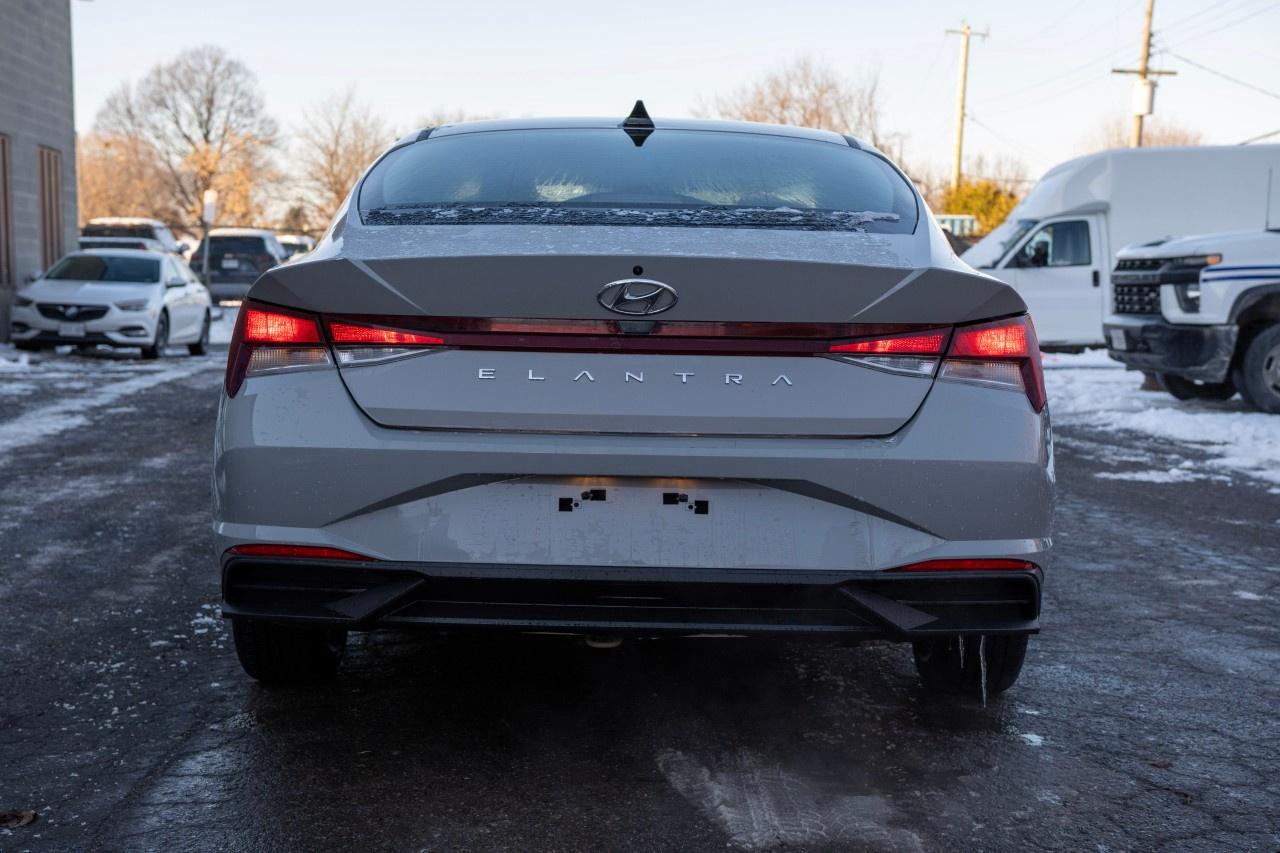 2021 Hyundai Elantra Essential IVT Photo