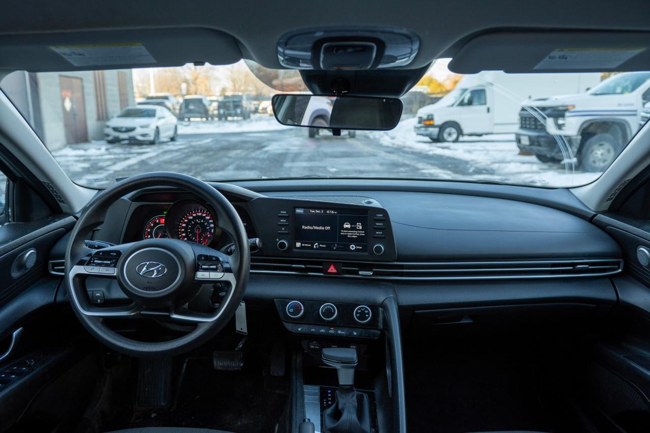 2021 Hyundai Elantra Essential IVT Photo