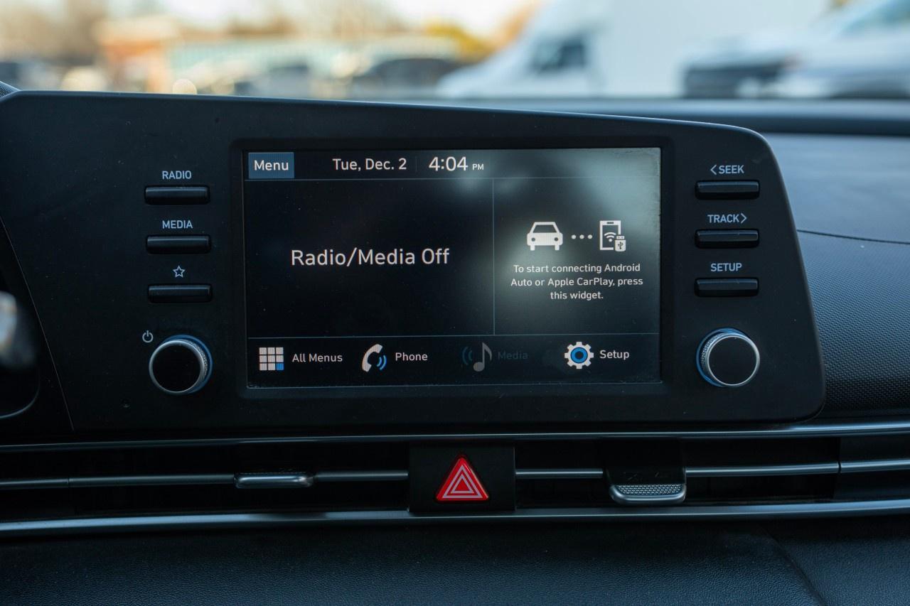 2021 Hyundai Elantra Essential IVT Photo